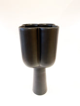 Load image into Gallery viewer, QUATREFOIL VASE - TALL BLACK