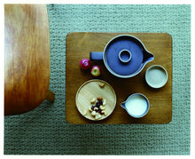 Load image into Gallery viewer, HASAMI PORCELAIN TEAPOT - SAND
