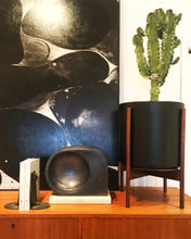 Load image into Gallery viewer, BLACK PLANTERS WITH DARK TEAK BASE