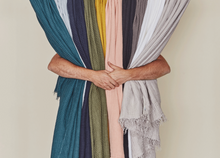 Load image into Gallery viewer, SIMPLE LINEN THROW BLANKET - BLUSH