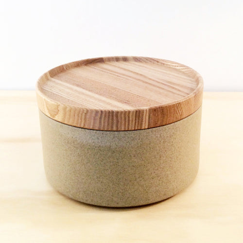 HASAMI PORCELAIN SMALL BOWL + LID - SAND