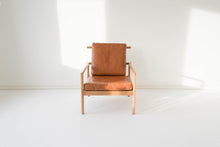 Load image into Gallery viewer, OAK &amp; LEATHER LOUNGE CHAIR - CARAMEL